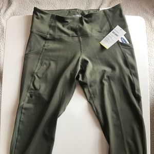 Ladies Old Navy Athletic Leggings, Size M, NWT